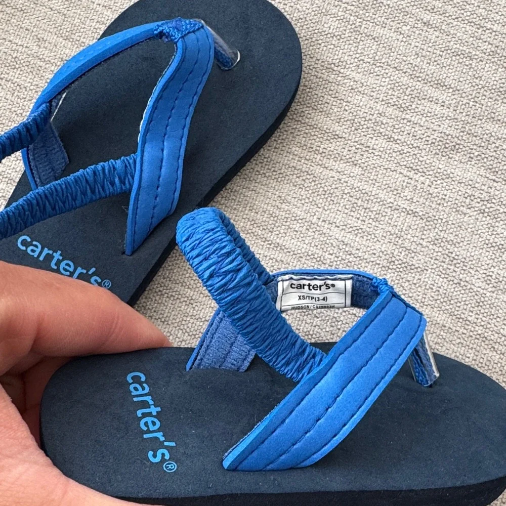 Carter's Navy and Blue Kids Flip Flops Size XS 6-12 months